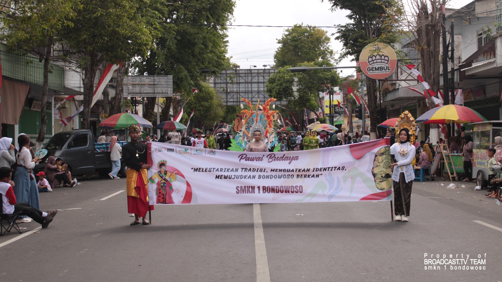 SMKN 1 Bondowoso Meriahkan Pawai Budaya Wujud Pelestarian Seni dan Budaya Lokal
